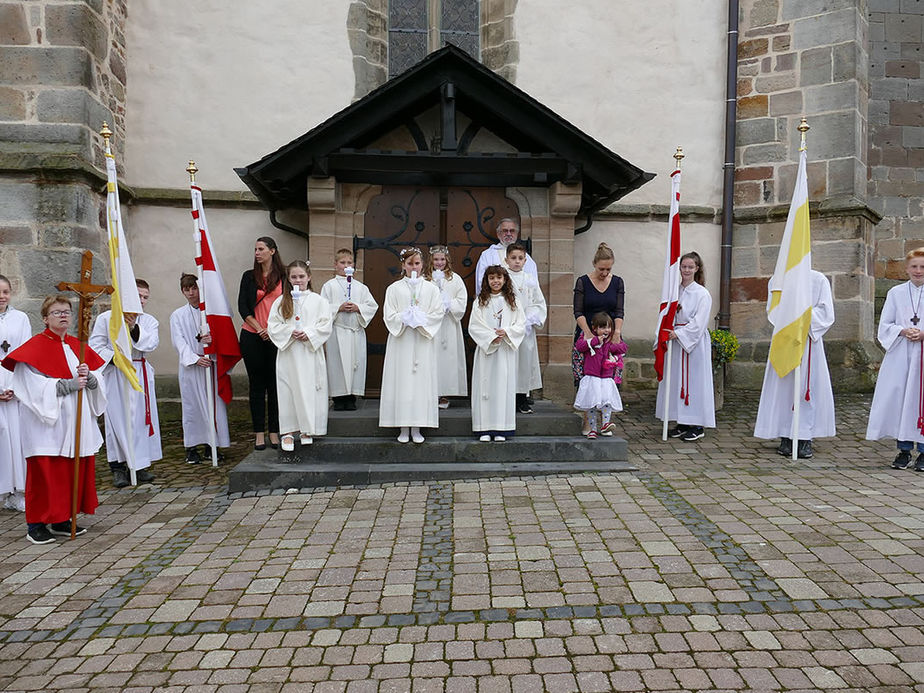 Feier der 1. Heiligen Kommunion in Sankt Crescentius (Foto: Karl-Franz Thiede)